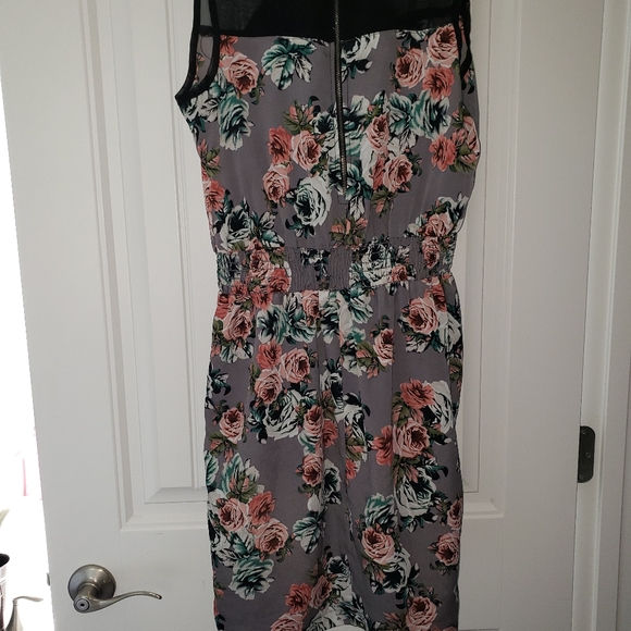 Gray floral Dress Size8 with netting sleeves - Picture 6 of 13